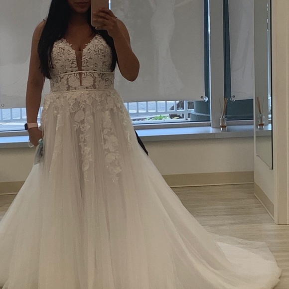 Wedding Dress - Picture 3 of 3